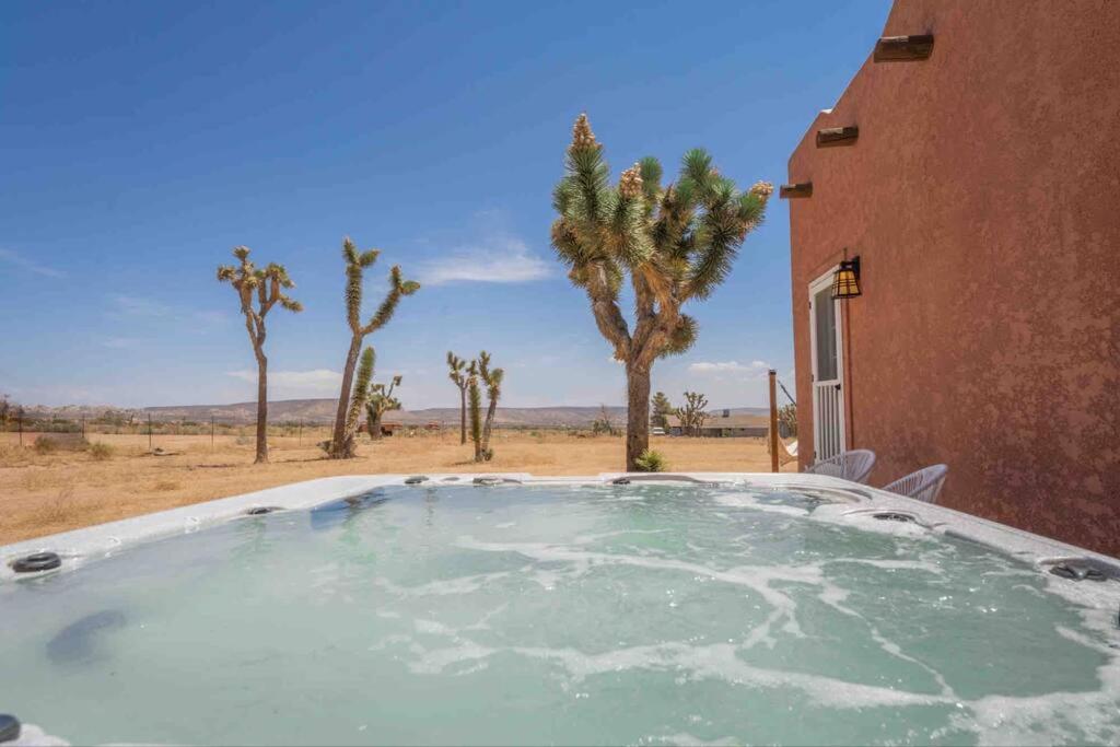 Near Pappy & Harriet'S + Rimrock Ranch W/ Hot Tub Villa Pioneertown Dış mekan fotoğraf